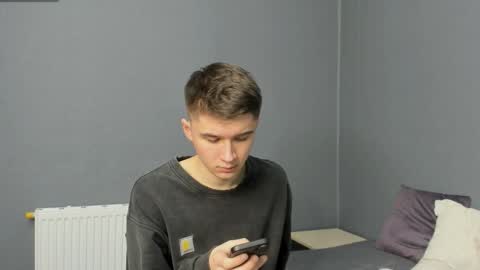 Max online show from 11-10-25, 03:16