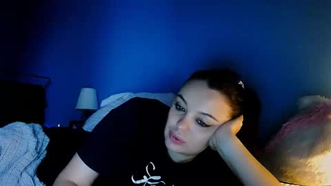 Snapshot of shesyourdream chatting on 10-31-25, 11:00 Vikki online show from 10-31-25, 11:00