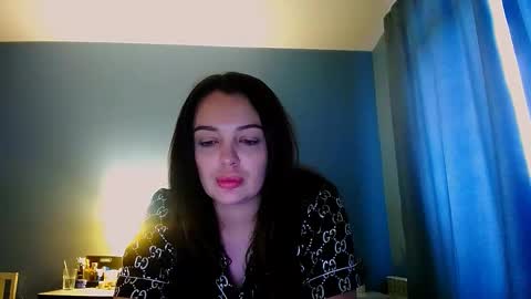 Snapshot of shesyourdream chatting on 11-23-25, 11:54 Vikki online show from 11-23-25, 11:54