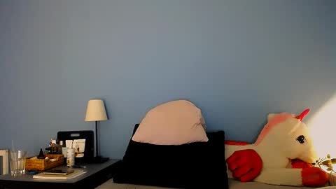 Snapshot of shesyourdream chatting on 02-13-26, 04:03 Vikki online show from 02-13-26, 04:03