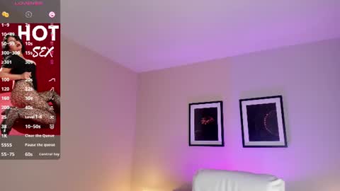 Snapshot of sheyla_hills_ chatting on 07-19-26, 03:43 Sheyla online show from 07-19-26, 03:43