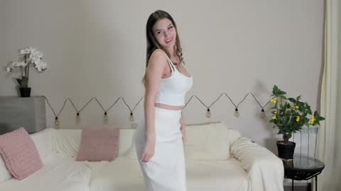 Chanel online show from 12-06-24, 03:44