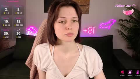 Snapshot of shine_vivi chatting on 11-15-25, 11:18 Vivi online show from 11-15-25, 11:18