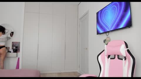 Snapshot of shineel chatting on 09-25-25, 04:05 Shineel online show from 09-25-25, 04:05