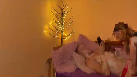 Snapshot of shinelikea_diamond chatting on 06-24-26, 09:36 Alexis online show from 06-24-26, 09:36