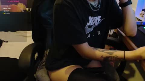 Snapshot of shinii0 chatting on 11-18-25, 03:49 shinii0 online show from 11-18-25, 03:49