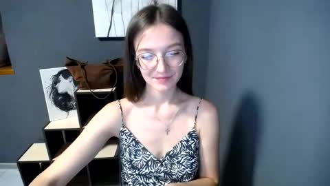 Snapshot of shining_pearl chatting on 06-25-26, 07:02 Jesica online show from 06-25-26, 07:02