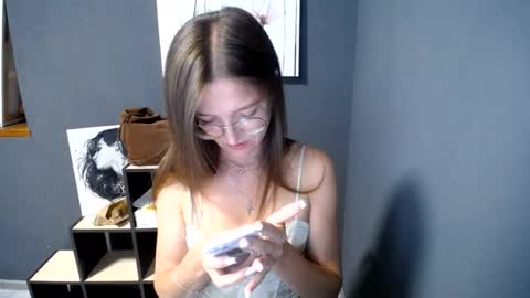 Snapshot of shining_pearl chatting on 07-17-26, 07:26 Jesica online show from 07-17-26, 07:26