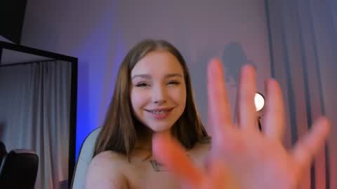 Snapshot of shiny_bell chatting on 12-31-24, 04:57 Bell 3 Next broadcast online show from 12-31-24, 04:57