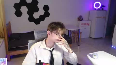 shiromy_ online show from 11-21-25, 10:30