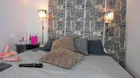 Snapshot of shofiavega chatting on 02-16-25, 01:03 SHOFIA online show from 02-16-25, 01:03