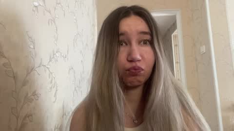 Snapshot of shondrafridlington chatting on 04-10-26, 10:09 Kalisa online show from 04-10-26, 10:09