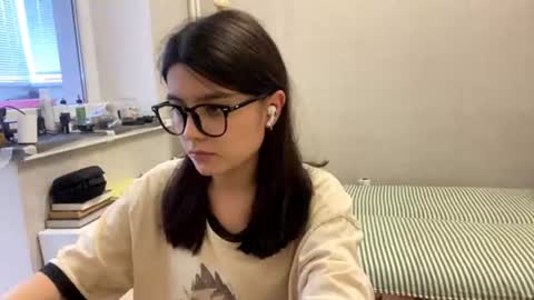 Snapshot of shontagrabowski chatting on 07-17-26, 01:18 Marie online show from 07-17-26, 01:18