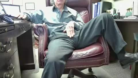 nikolas send dm for an appointment online show from 02-18-26, 05:31