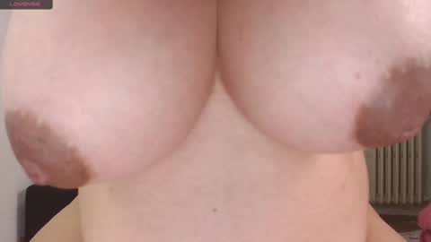 Snapshot of shopiagarcia_ chatting on 03-12-25, 01:40 lamai online show from 03-12-25, 01:40