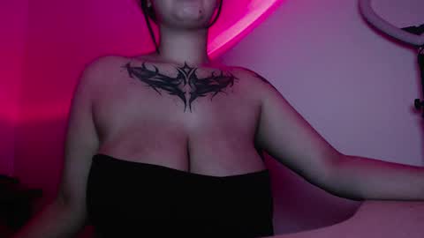 Shopie Hank  online show from 12-02-24, 03:15