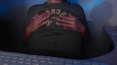 Shopie Hank  online show from 12-19-24, 01:28