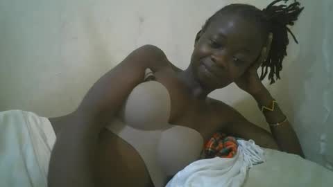 Snapshot of shortnswee254 chatting on 10-22-25, 08:08 shortnswee254 online show from 10-22-25, 08:08