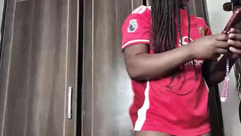 Snapshot of shortnswee254 chatting on 11-07-25, 06:30 shortnswee254 online show from 11-07-25, 06:30