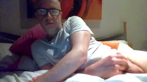 Snapshot of shosting chatting on 02-13-25, 10:33 JJ online show from 02-13-25, 10:33