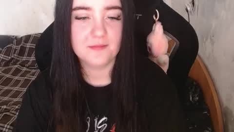 Snapshot of show_for_you chatting on 09-15-25, 11:32 show_for_you online show from 09-15-25, 11:32