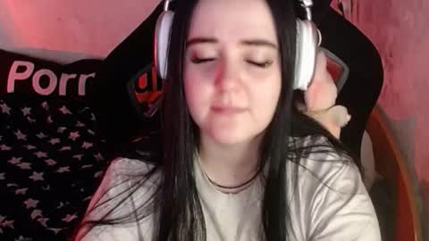 Snapshot of show_for_you chatting on 12-23-25, 09:40 show_for_you online show from 12-23-25, 09:40