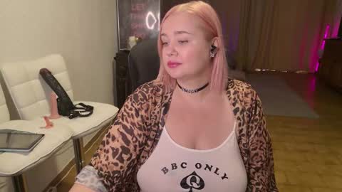 Snapshot of showmebbw chatting on 11-23-25, 11:32 Mimi online show from 11-23-25, 11:32