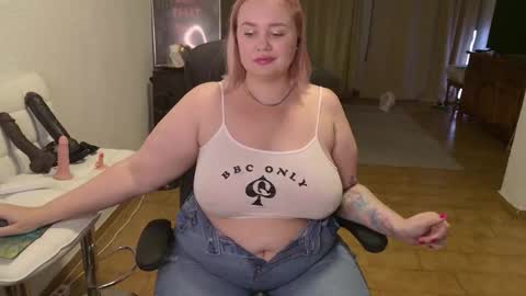 Snapshot of showmebbw chatting on 12-02-25, 04:35 Mimi online show from 12-02-25, 04:35