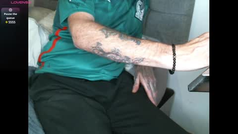 Snapshot of showoffjay46 chatting on 02-02-25, 10:28 showofjay online show from 02-02-25, 10:28