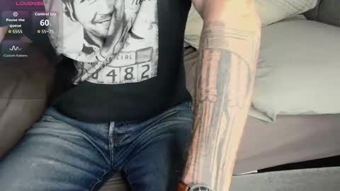 Snapshot of showoffjay46 chatting on 09-08-25, 06:07 showofjay online show from 09-08-25, 06:07