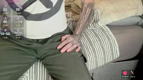 Snapshot of showoffjay46 chatting on 09-20-25, 12:39 showofjay online show from 09-20-25, 12:39