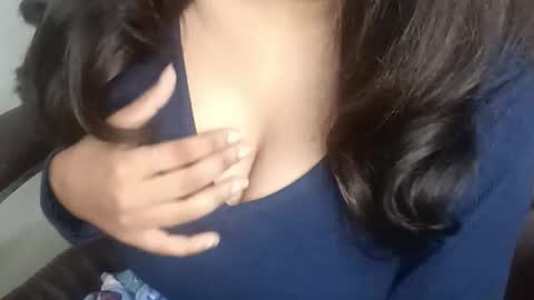 shreya_0 online show from 12-21-25, 11:45