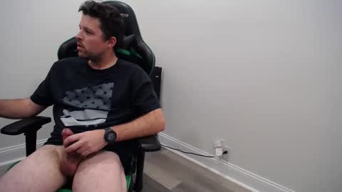 Snapshot of shroomhead5 chatting on 01-05-25, 11:33 shroom online show from 01-05-25, 11:33