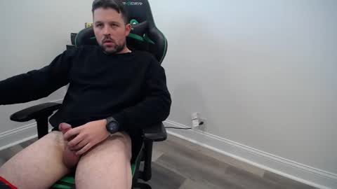 Snapshot of shroomhead5 chatting on 01-14-25, 09:30 shroom online show from 01-14-25, 09:30