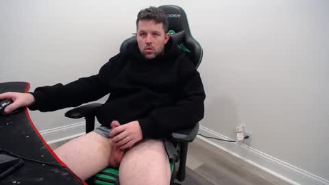 Snapshot of shroomhead5 chatting on 01-25-25, 01:10 shroom online show from 01-25-25, 01:10