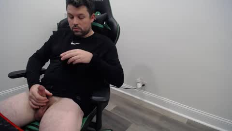 Snapshot of shroomhead5 chatting on 02-11-25, 12:38 shroom online show from 02-11-25, 12:38