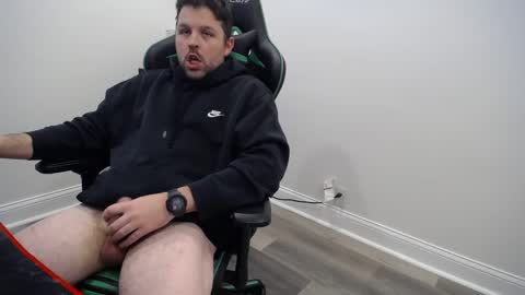 Snapshot of shroomhead5 chatting on 02-12-25, 08:50 shroom online show from 02-12-25, 08:50