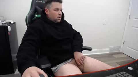 Snapshot of shroomhead5 chatting on 02-27-25, 09:43 shroom online show from 02-27-25, 09:43