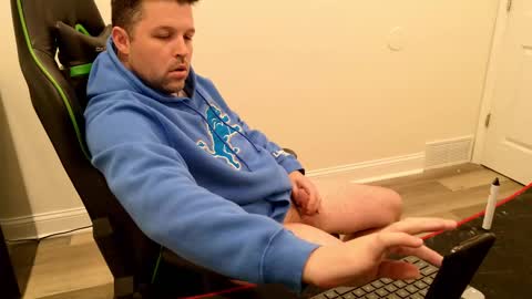 Snapshot of shroomhead5 chatting on 03-10-25, 07:10 shroom online show from 03-10-25, 07:10