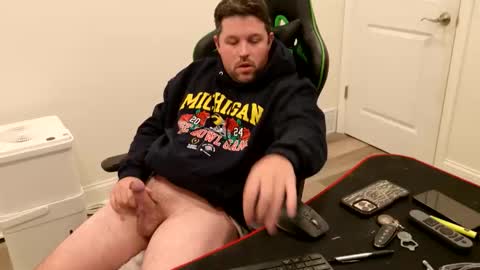 Snapshot of shroomhead5 chatting on 11-14-25, 09:13 shroom online show from 11-14-25, 09:13