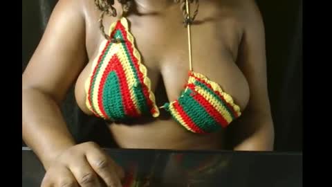 Snapshot of shuga05 chatting on 09-10-25, 04:23 Shuga online show from 09-10-25, 04:23