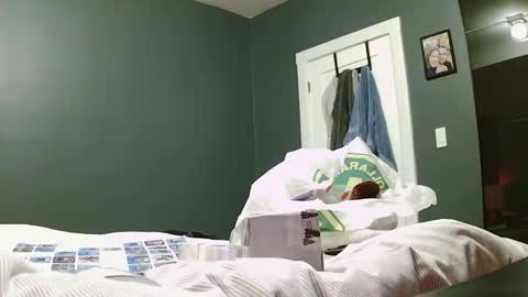 Snapshot of shutterbug989 chatting on 12-25-24, 04:01 shutterbug989 online show from 12-25-24, 04:01