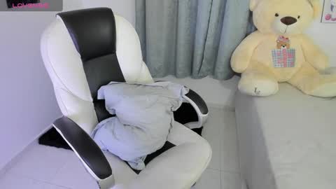 Nahomy online show from 12-28-24, 03:58