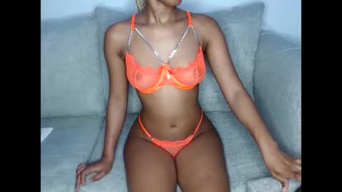 Snapshot of shy_baddie chatting on 12-14-25, 05:40 Sheril online show from 12-14-25, 05:40