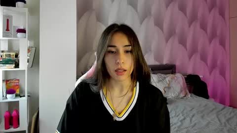 Mika online show from 01-19-25, 08:50