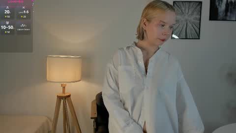 Snapshot of shy_nikka_4you chatting on 07-02-26, 01:49 Nika online show from 07-02-26, 01:49