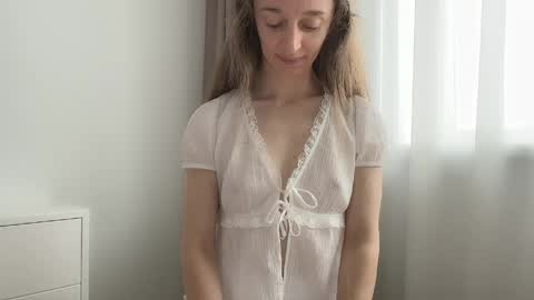 shy_schoolgirl_ online show from 05-20-26, 08:20