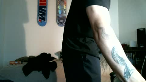 Snapshot of shyboyhugecum2020 chatting on 06-18-26, 03:51 shyboyhugecum2020 online show from 06-18-26, 03:51