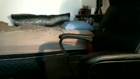 Snapshot of shyboyhugecum2020 chatting on 06-19-26, 03:00 shyboyhugecum2020 online show from 06-19-26, 03:00