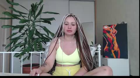Snapshot of shyevaa chatting on 06-25-26, 02:44 Eva online show from 06-25-26, 02:44